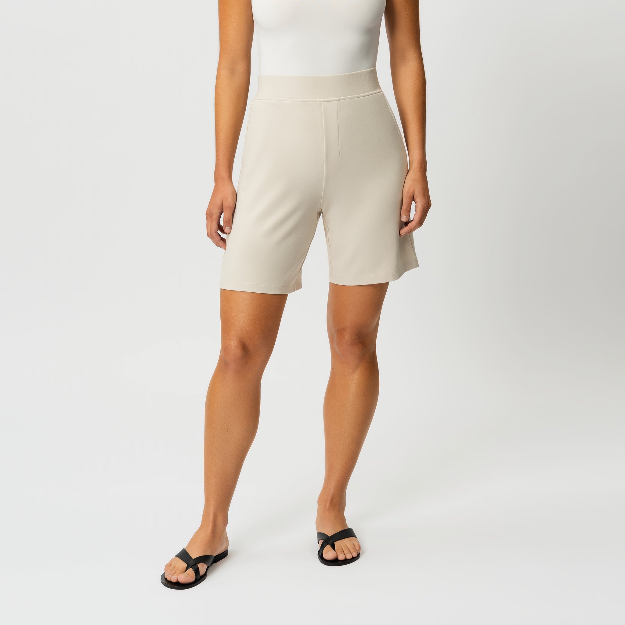 Light Ponte Shorts - Ninepine