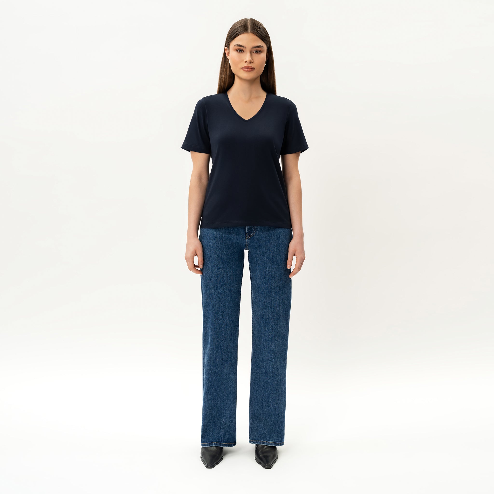 Fitted V-neck Pima T-shirt - Ninepine