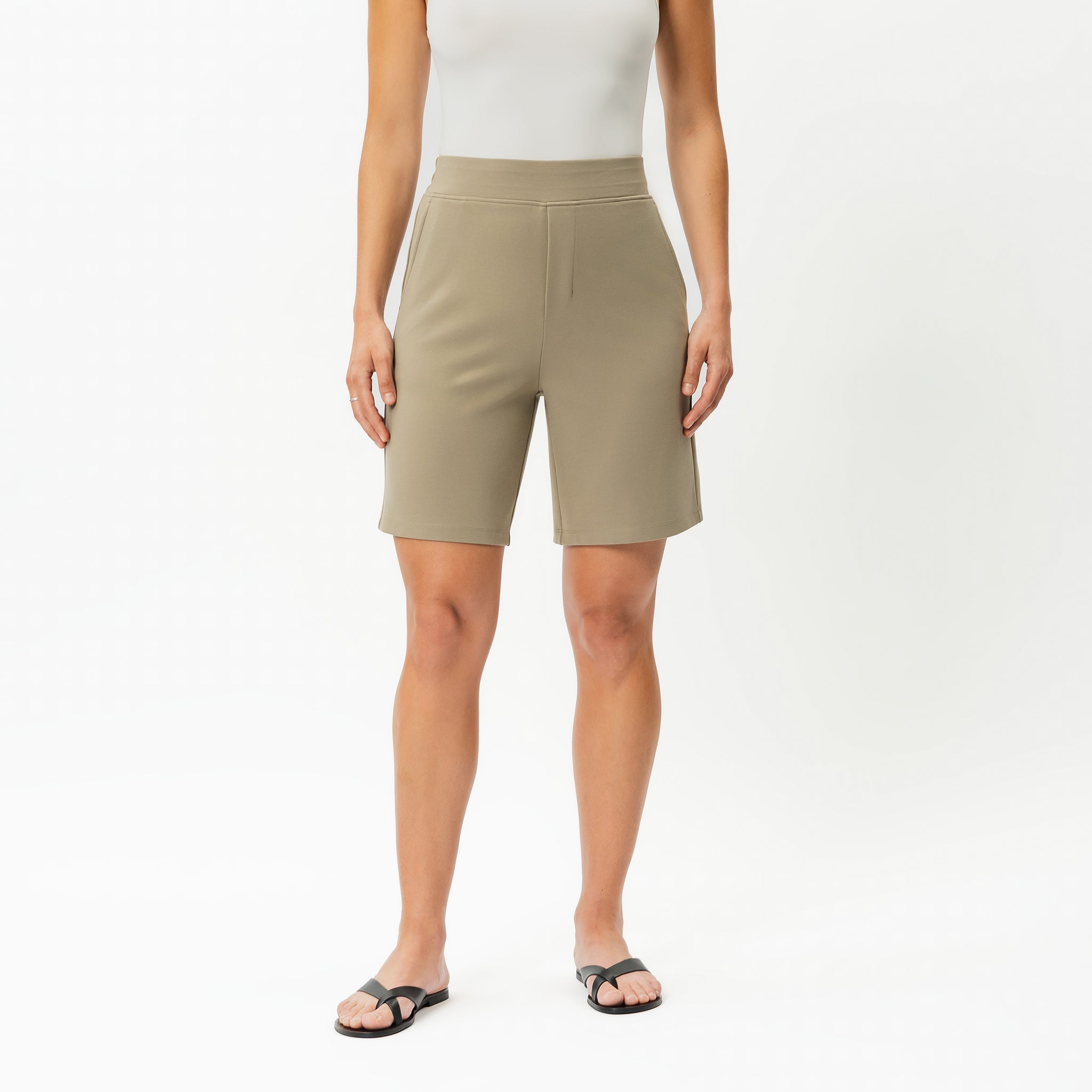 Light Ponte Shorts - Ninepine