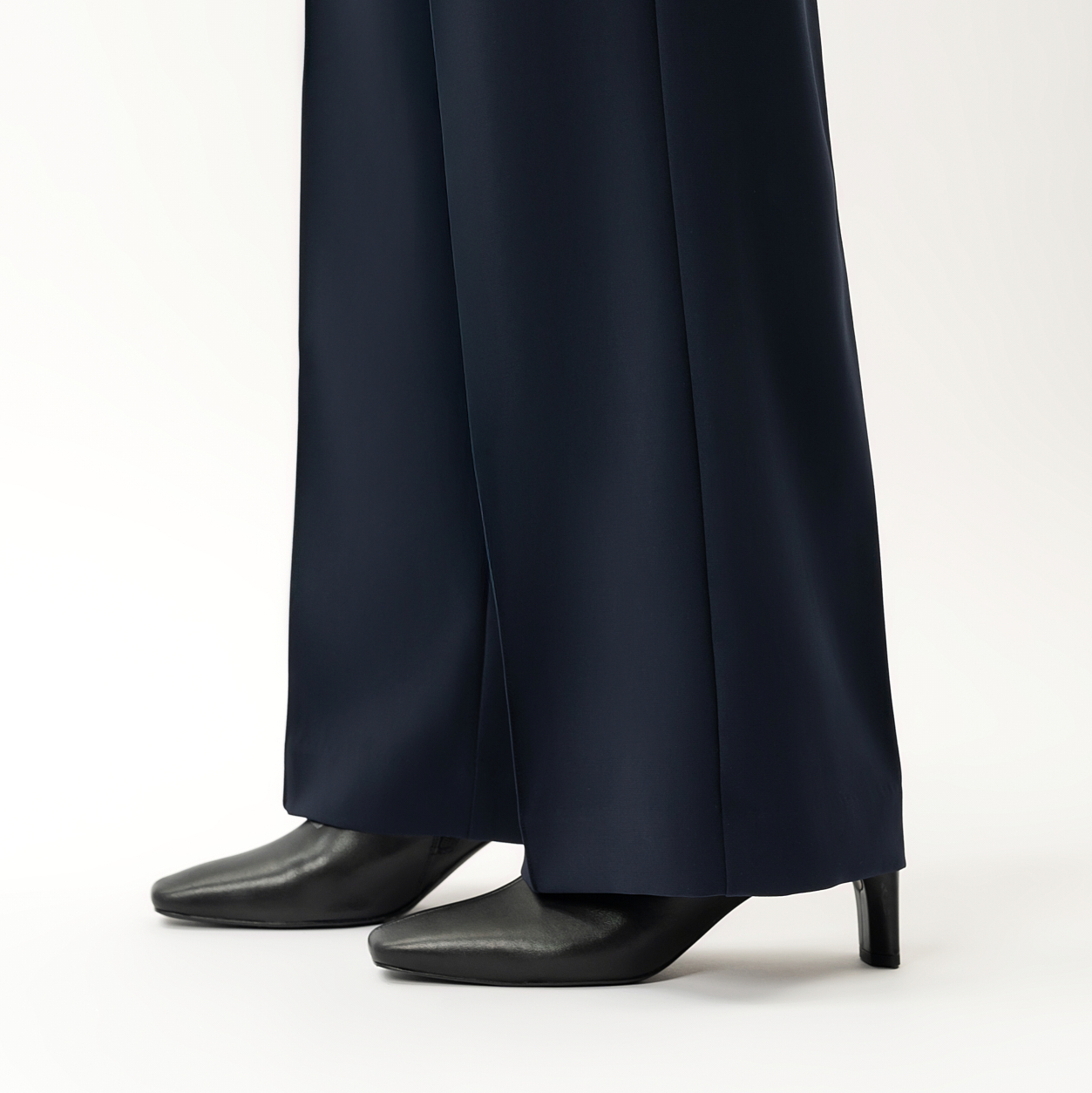 Height: 171 cm | Length: 32" | Size: XS / Height: 5'7" | Length: 32" | Size: XS