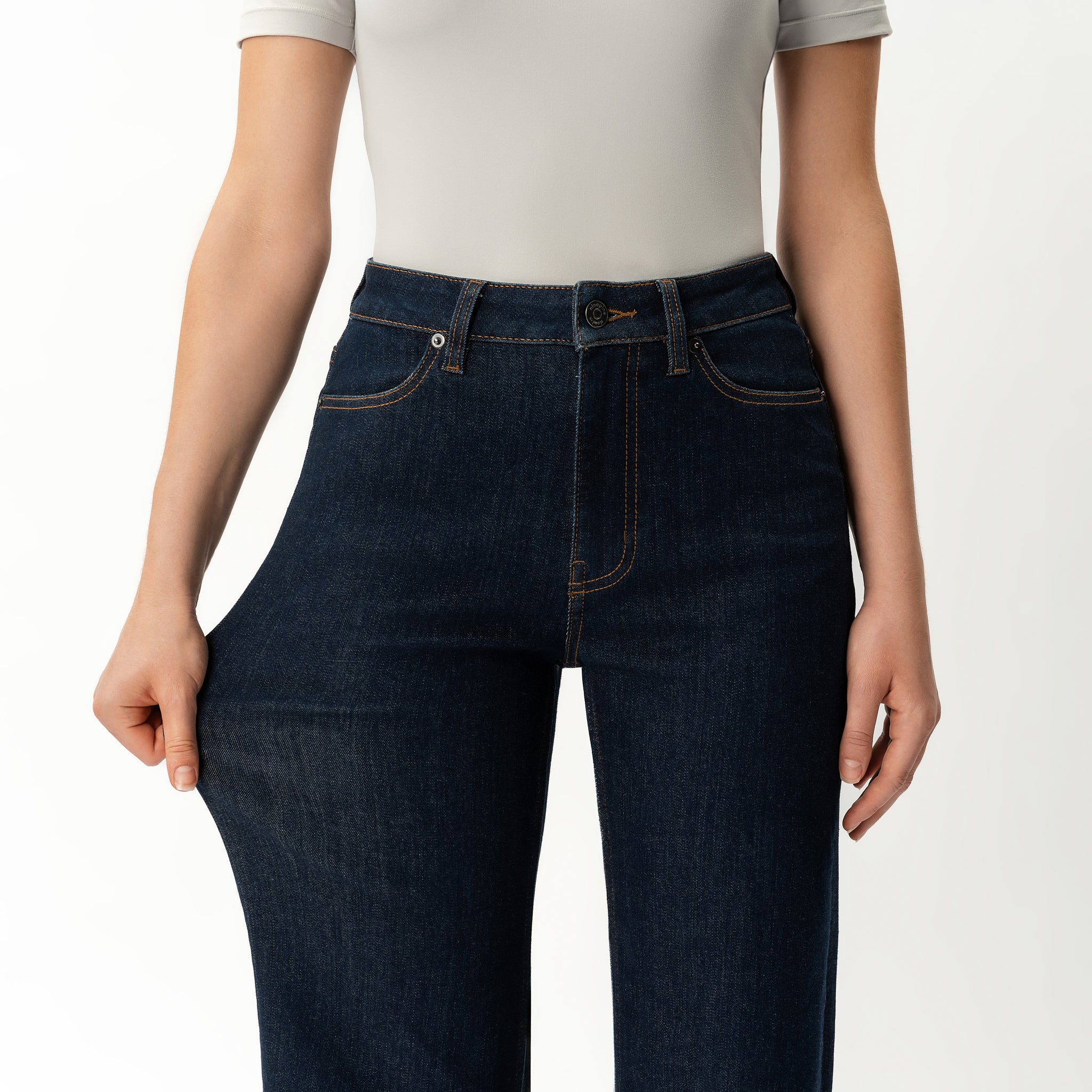 Relaxed ComfortDenim™ Jeans - Ninepine