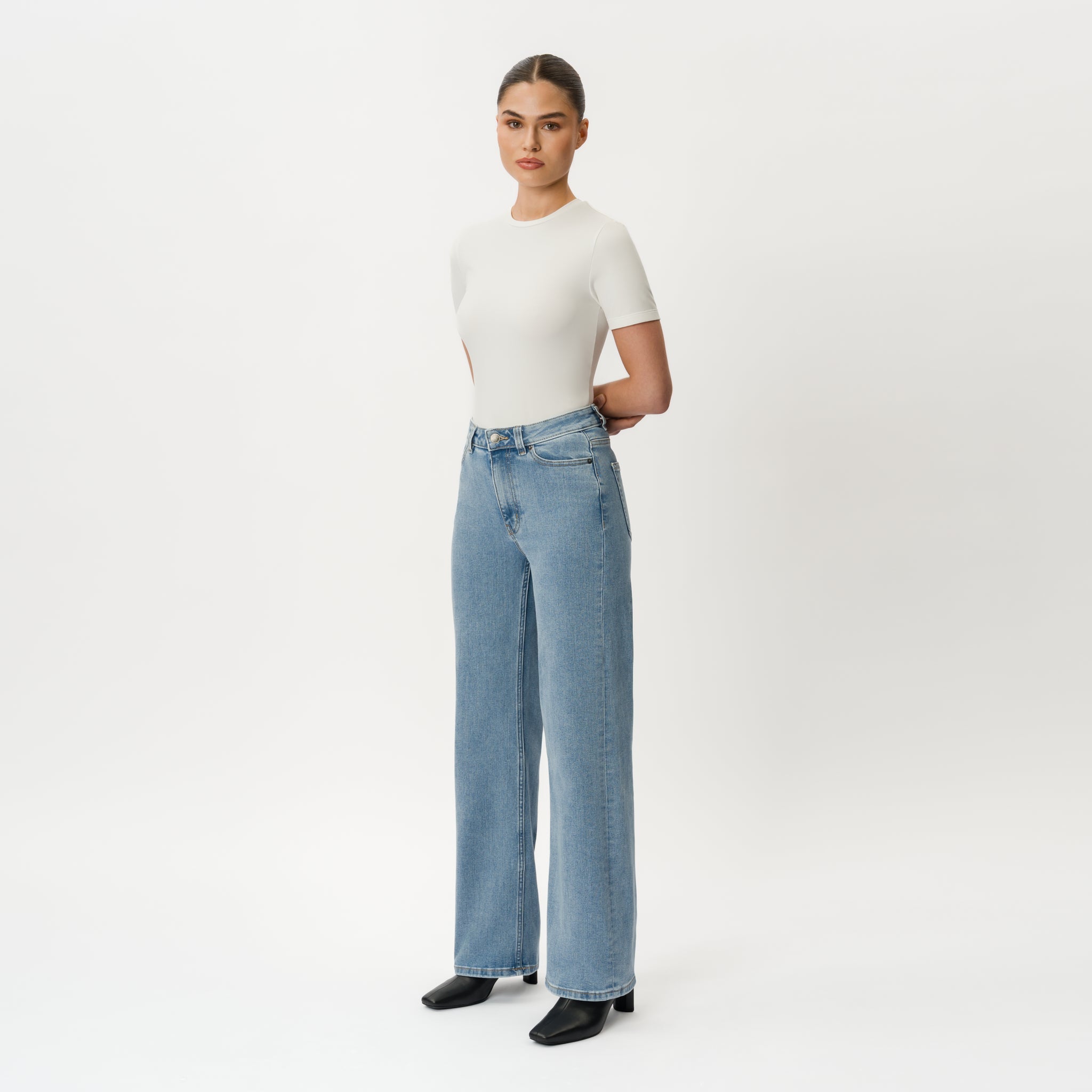 Relaxed ComfortDenim™ Jeans - Ninepine